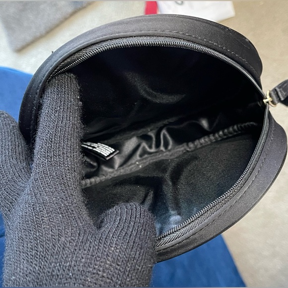 Giorgio Armani cosmetics round pouch - Picture 5 of 8